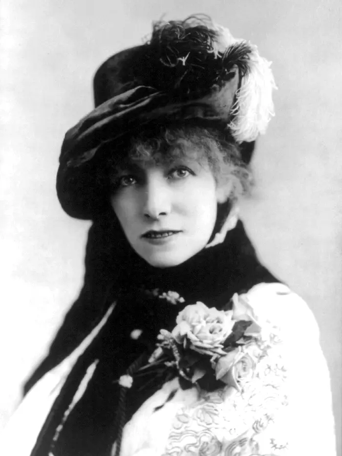 Archive portrait of Sarah Bernhardt